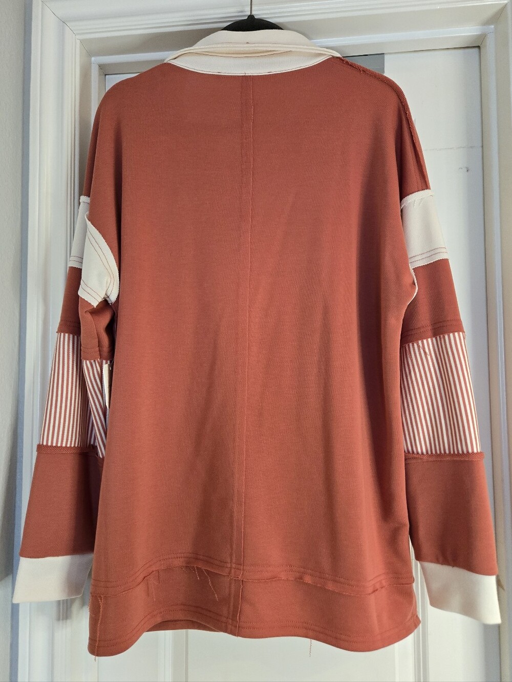 Altar'd State Rust Long-Sleeve Polo with Cream Collar, Size Medium, NWT - Picture 4 of 7